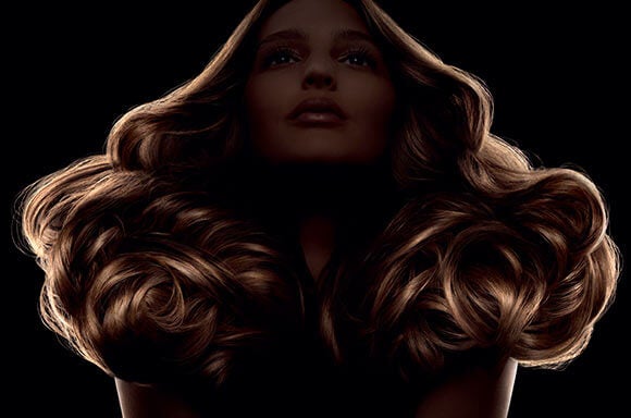 VYJÁDŘENÍ KRÁSY PROSTŘEDNICTVÍM UMĚNÍ VLASŮ