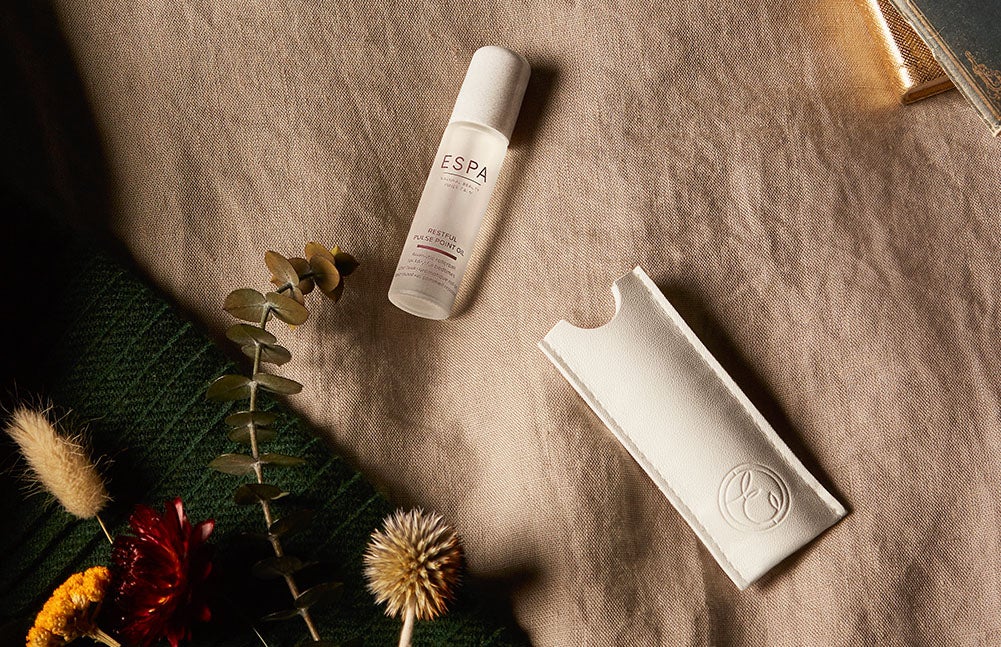 Μετατρέψτε μια αγχώδη βραδιά σε μια χαλαρωτική εμπειρία με τη νέα συλλογή Restful του ESPA. <BR> <BR> Ένας συνδυασμός Λεβάντας, Clary Sage και Bergamot που προκαλεί ηρεμία, για μια πραγματικά ευχάριστη ρουτίνα ύπνου. <BR> <BR > #BlissfulBedtimes