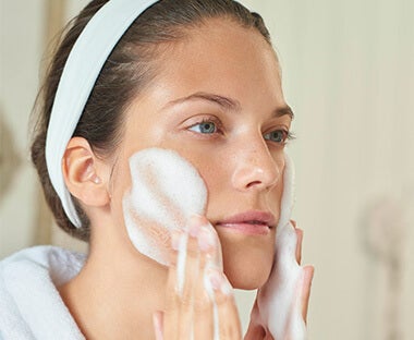 Elemis pentru ten mixt sau gras